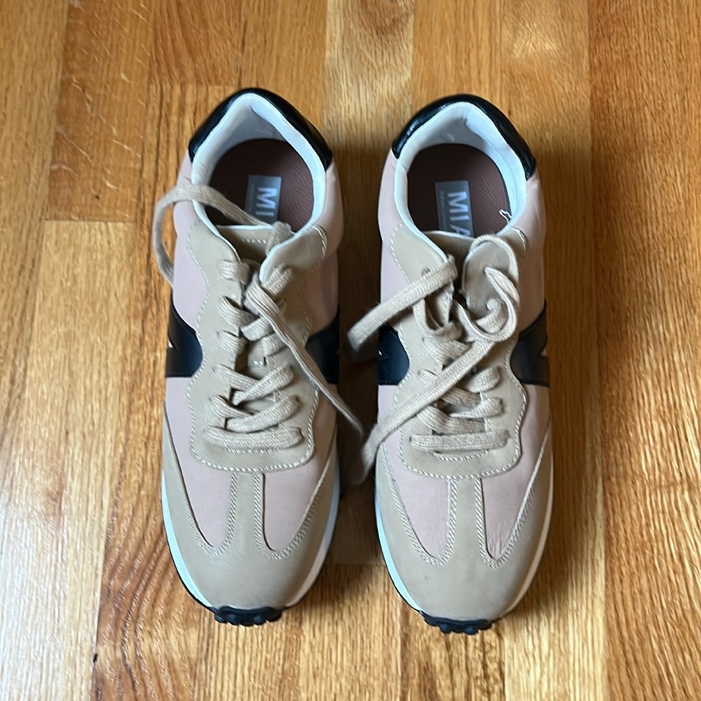 NWOT faux leather detail sneakers